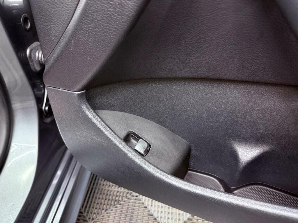 Mercedes-Benz E Class Black #60