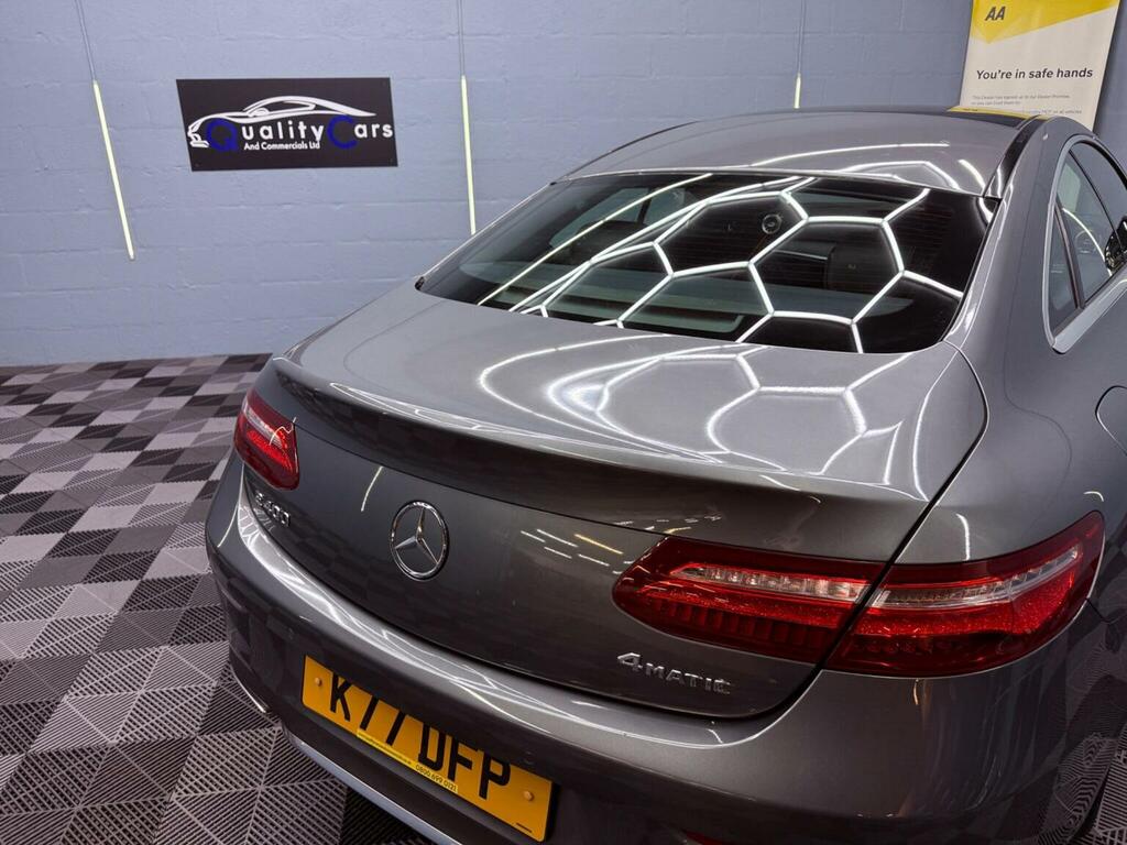 Mercedes-Benz E Class Black #53