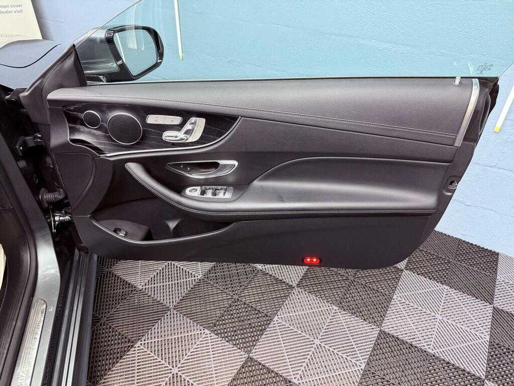 Mercedes-Benz E Class Black #62