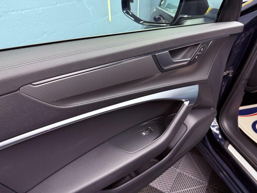 Audi A6 Avant S Line Black #30