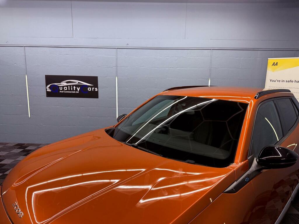 Peugeot e-2008 Suv Orange #4