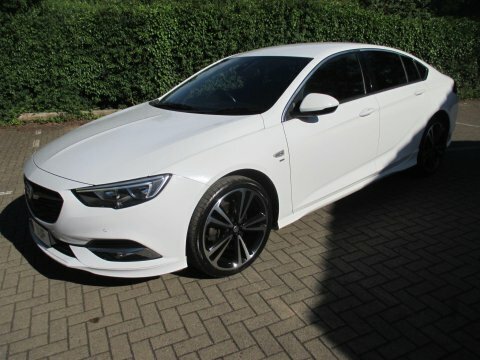 Vauxhall Insignia 2.0 Turbo D DY18OUP White #2