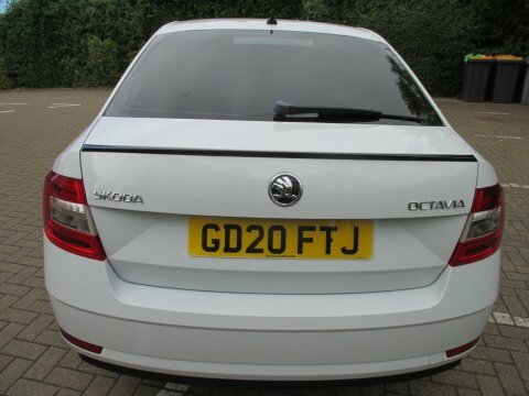 Skoda Octavia 1.5 Tsi Act GD20FTJ White #4