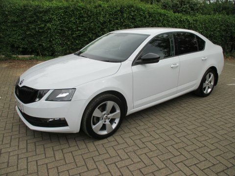 Skoda Octavia 1.5 Tsi Act GD20FTJ White #2