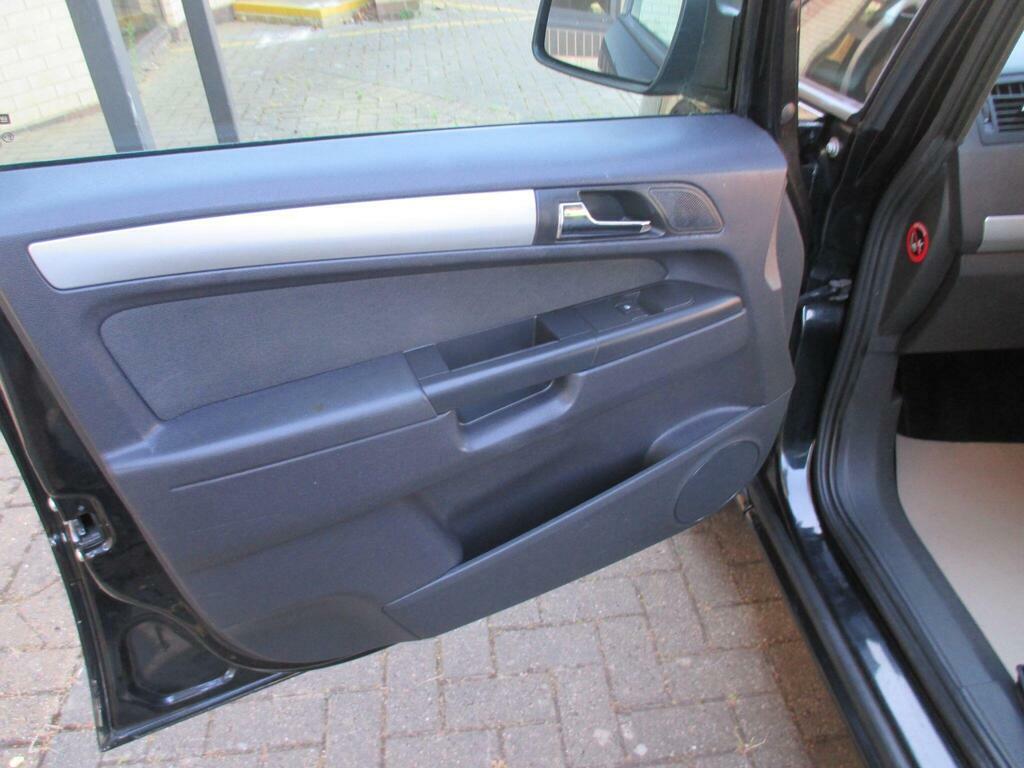 Vauxhall Zafira 1.8 16V Exclusiv Euro 5 Black #38