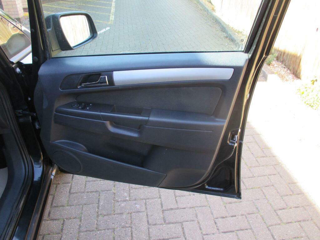 Vauxhall Zafira 1.8 16V Exclusiv Euro 5 Black #35