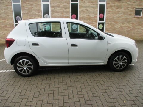 Dacia Sandero 1.0 Sce Ambiance White #6
