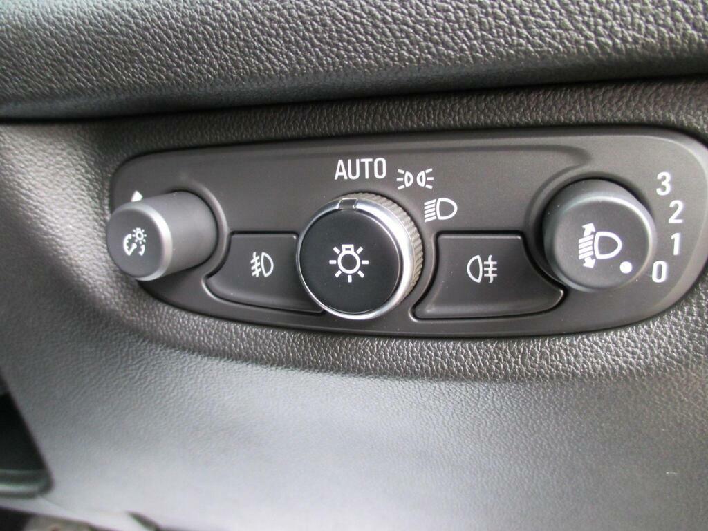 Vauxhall Insignia 2.0 Turbo D Blueinjection Sri Nav Grand Sport White #37