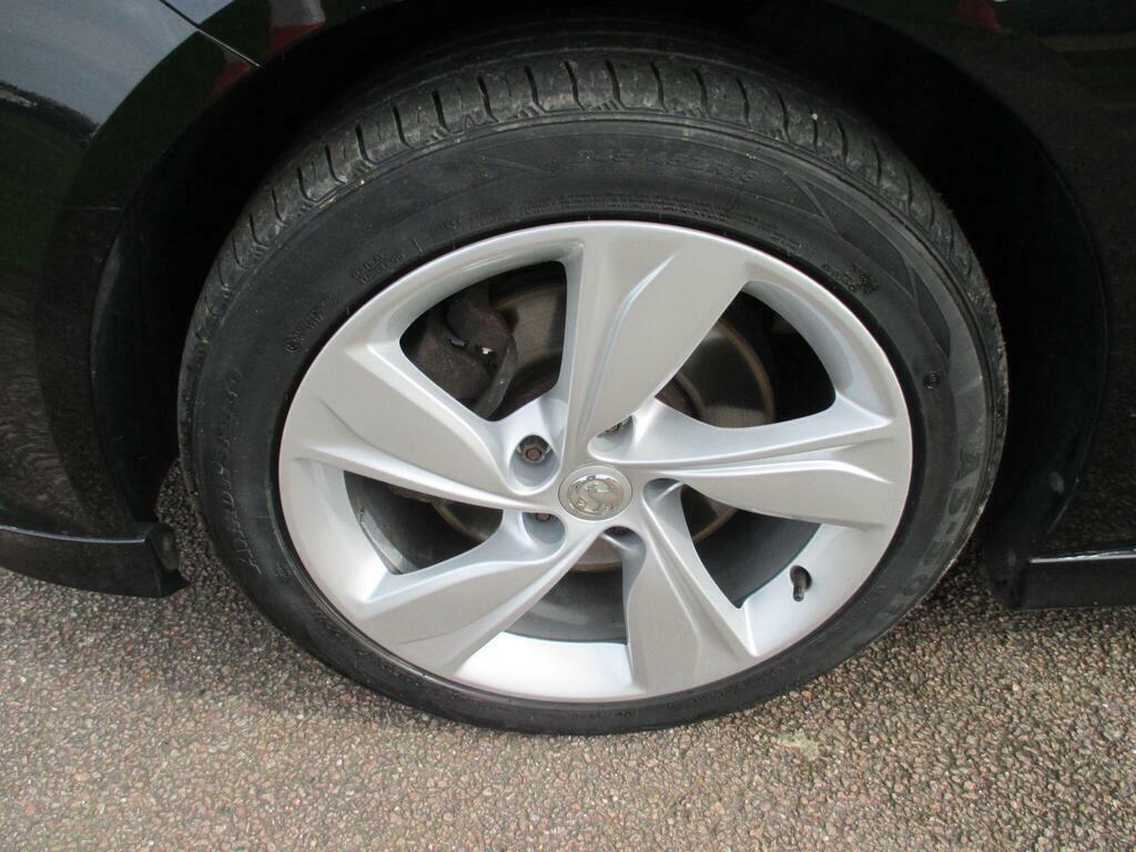 Vauxhall Insignia 2.0 Turbo D Blueinjection Sri Nav Grand Sport White #12