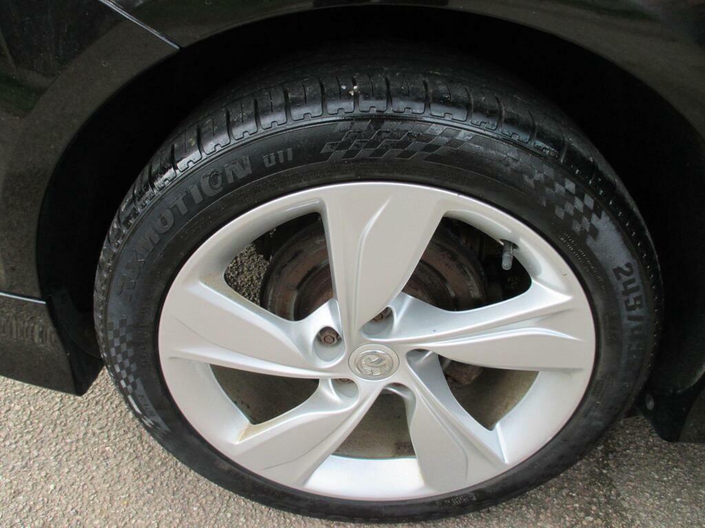 Vauxhall Insignia 2.0 Turbo D Blueinjection Sri Nav Grand Sport White #10