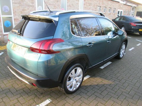 Peugeot 2008 1.2 Puretech Allure Green #5