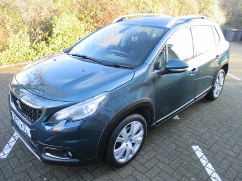 Peugeot 2008 1.2 Puretech Allure Green #2