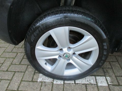 Skoda Yeti Suv Silver #10