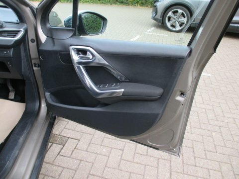 Peugeot 2008 2008 1.6 E-hdi Grey #44