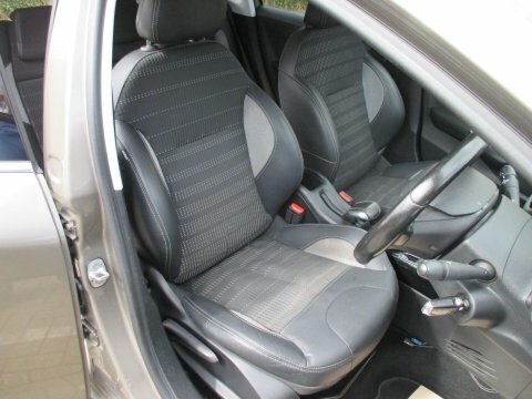 Peugeot 2008 2008 1.6 E-hdi Grey #23