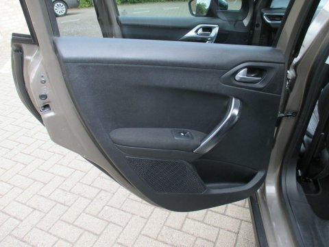 Peugeot 2008 2008 1.6 E-hdi Grey #46