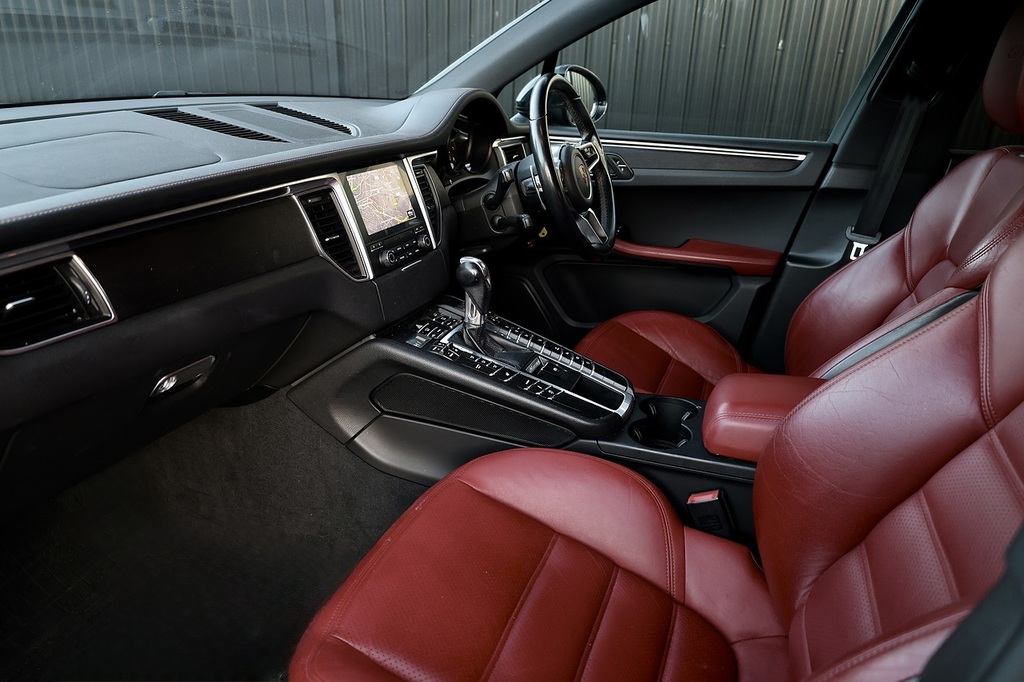 Porsche Macan Macan Gts Black #3