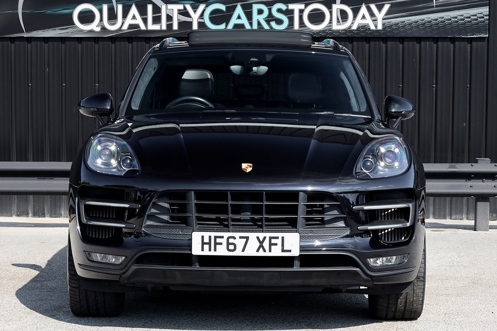 Porsche Macan Macan Turbo Black #4