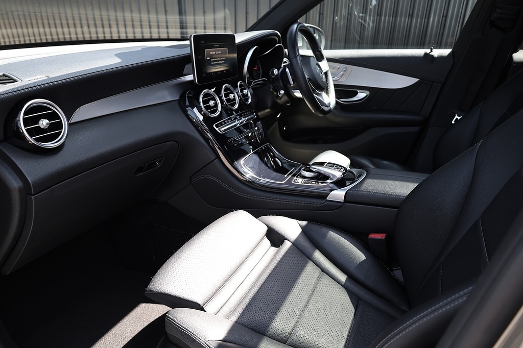 Mercedes-Benz GLC Class Glc250d Amg Line Prem Grey #3