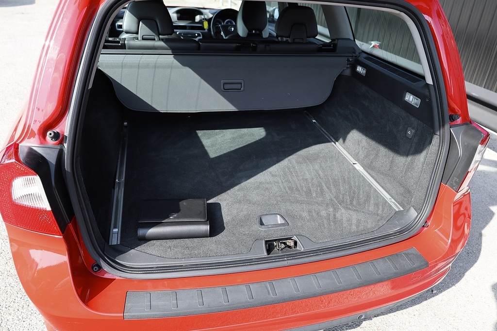 Volvo V70 V70 R-design D2 Grey #16
