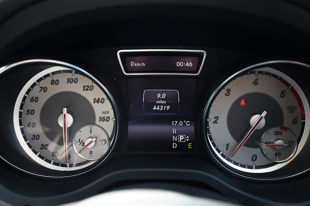 Mercedes-Benz GLA Class Gla220 Cdi 4Matic Se Black #16