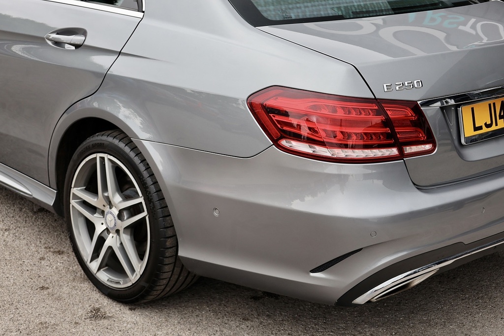 Mercedes-Benz E Class 3.0 E350 Bluetec Amg Line 255 Bhp Black #30