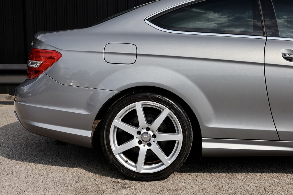 Mercedes-Benz C Class C200 Cdi Black #22