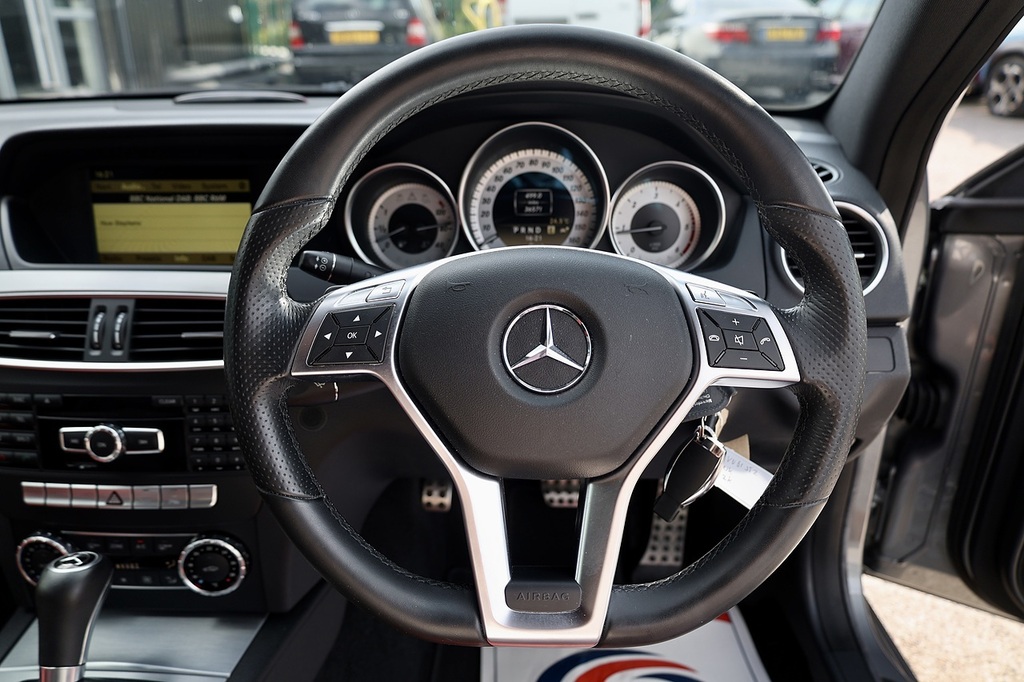 Mercedes-Benz C Class C200 Cdi Black #30