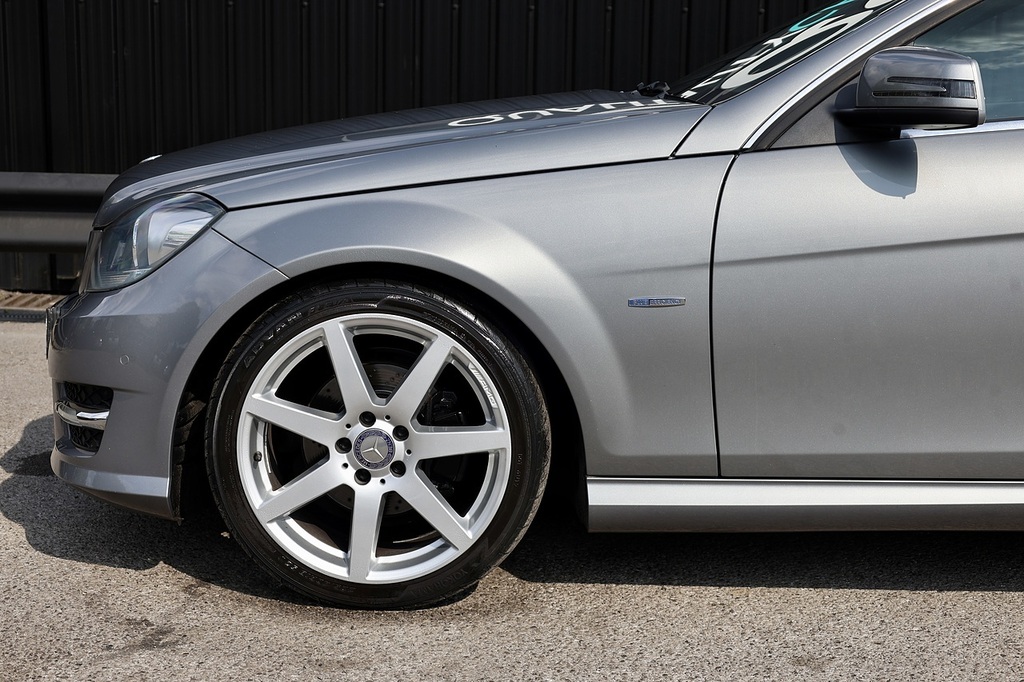 Mercedes-Benz C Class C200 Cdi Black #32