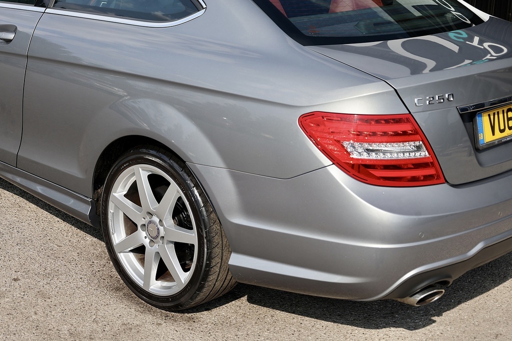 Mercedes-Benz C Class C200 Cdi Black #34