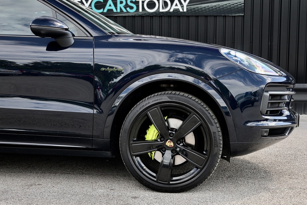 Porsche Cayenne Turbo Tiptronic S 5 Seat Black #19