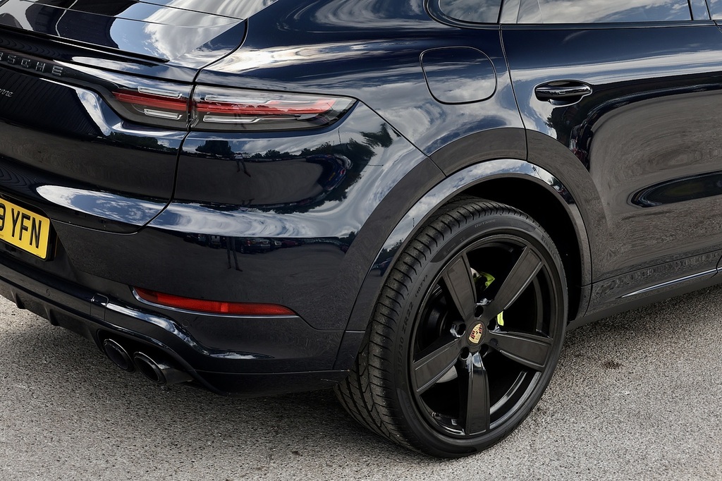 Porsche Cayenne Turbo Tiptronic S 5 Seat Black #17