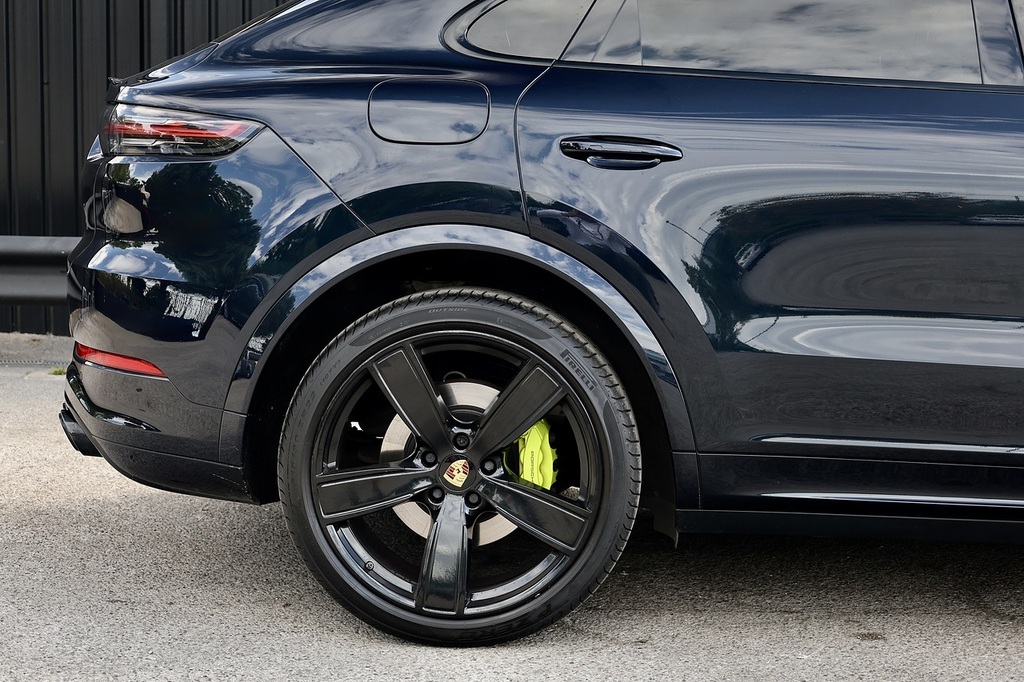 Porsche Cayenne Turbo Tiptronic S 5 Seat Black #18