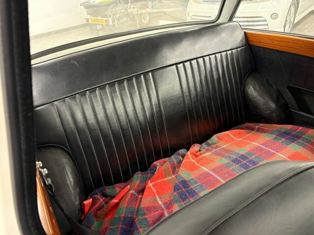 Triumph Vitesse Saloon White #4