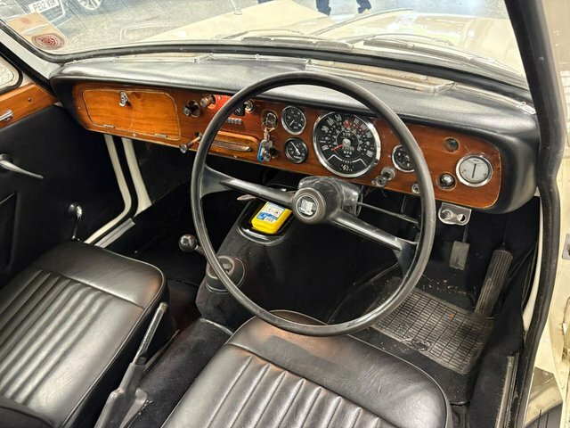 Triumph Vitesse Saloon White #2
