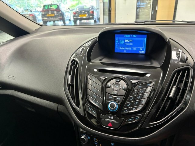 Ford B-Max B-max Titanium Navigator White #31