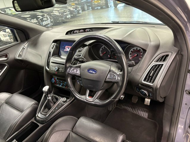 Ford Focus 2.0T Ecoboost St-3 Hatchback Eur Grey #2