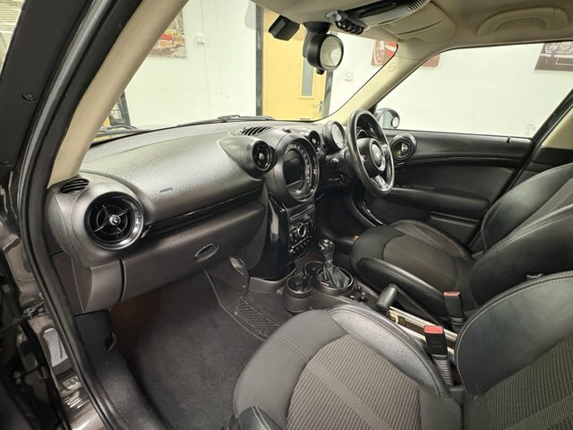 Mini Countryman 1.6 Cooper All4 121 Bhp Black #33
