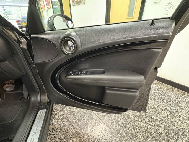 Mini Countryman 1.6 Cooper All4 121 Bhp Black #36