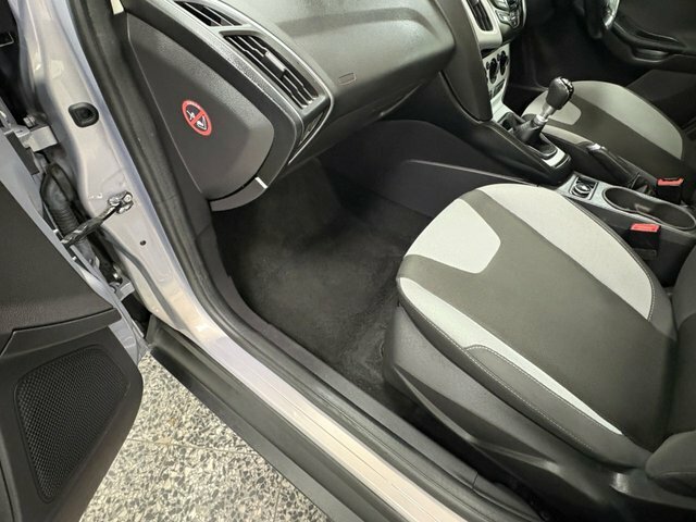 Ford Focus 1.6 Tdci Titanium Euro 5 Ss Black #35