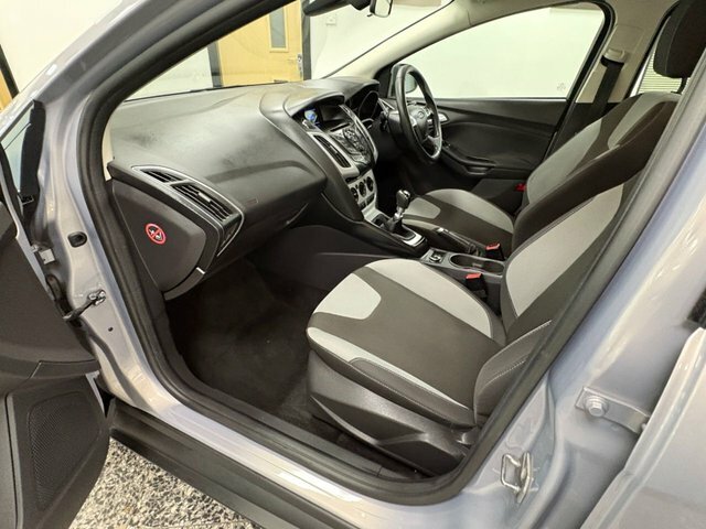 Ford Focus 1.6 Tdci Titanium Euro 5 Ss Black #32