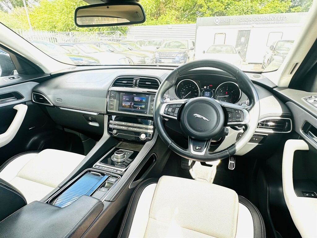 Jaguar F-Pace 2.0 D180 R-sport Awd Euro 6 Ss YH67JVE #3