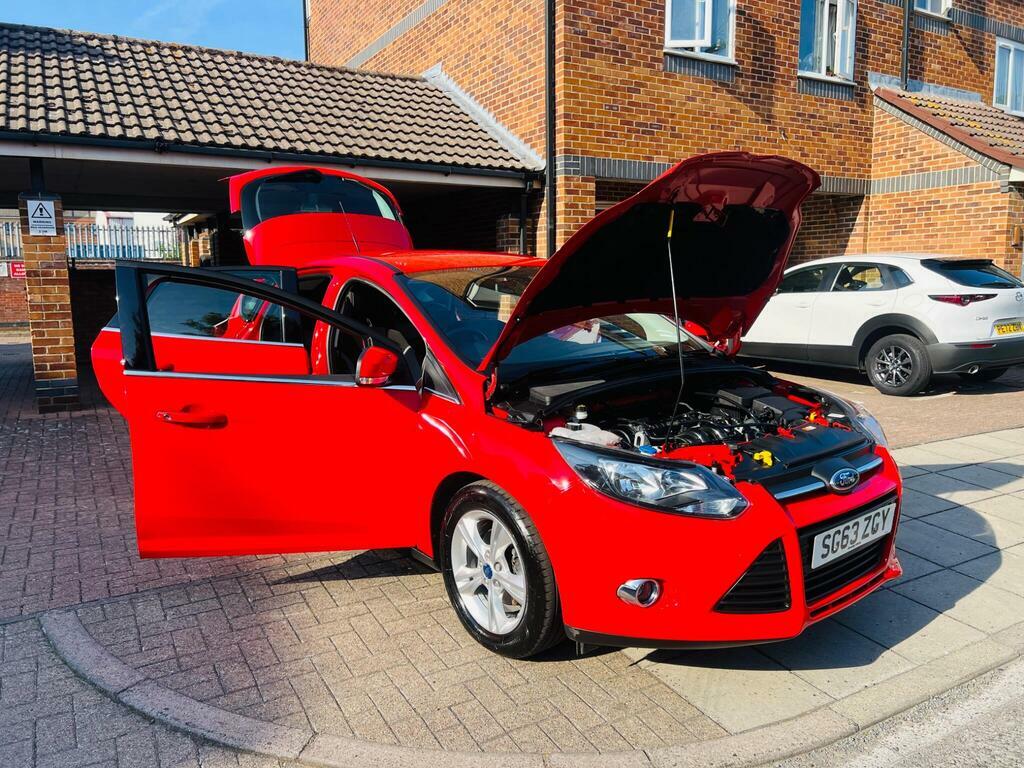 Ford Focus 1.6 Zetec Powershift Euro 5 Red #3