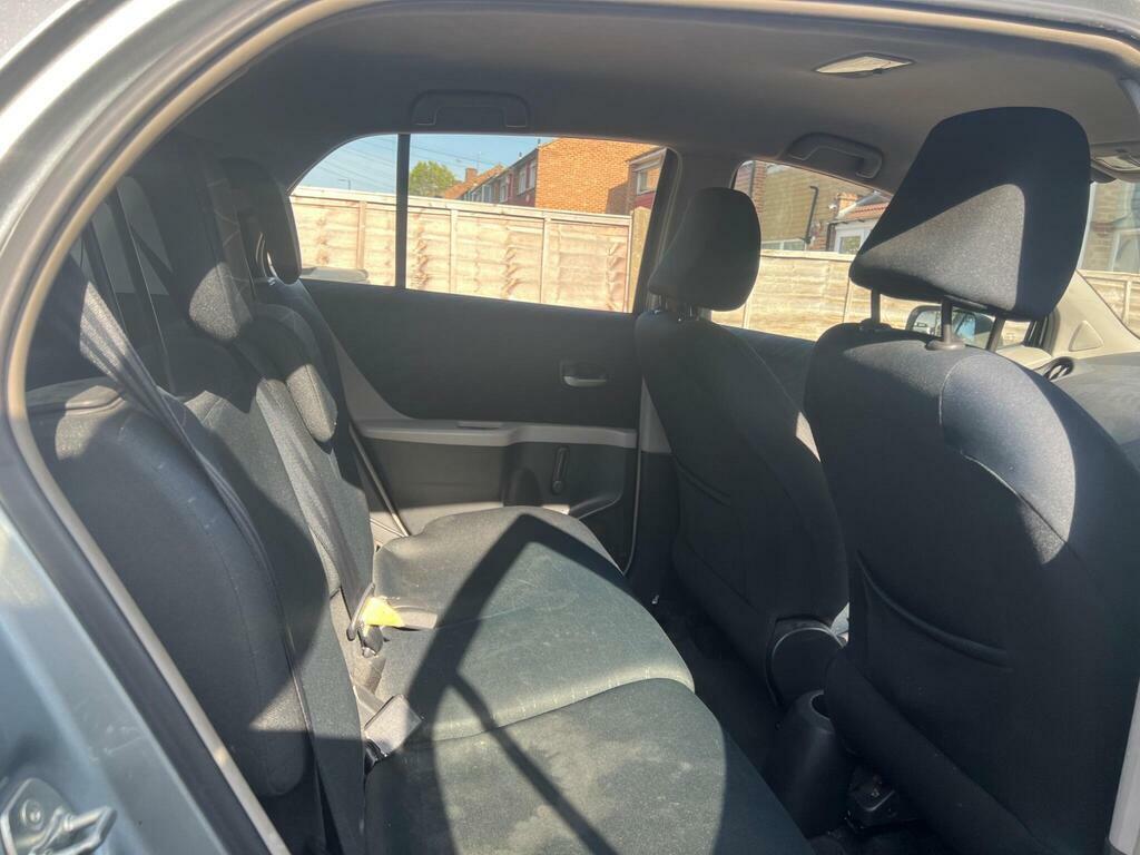 Toyota Yaris 1.3 Vvt-i Tr Silver #5