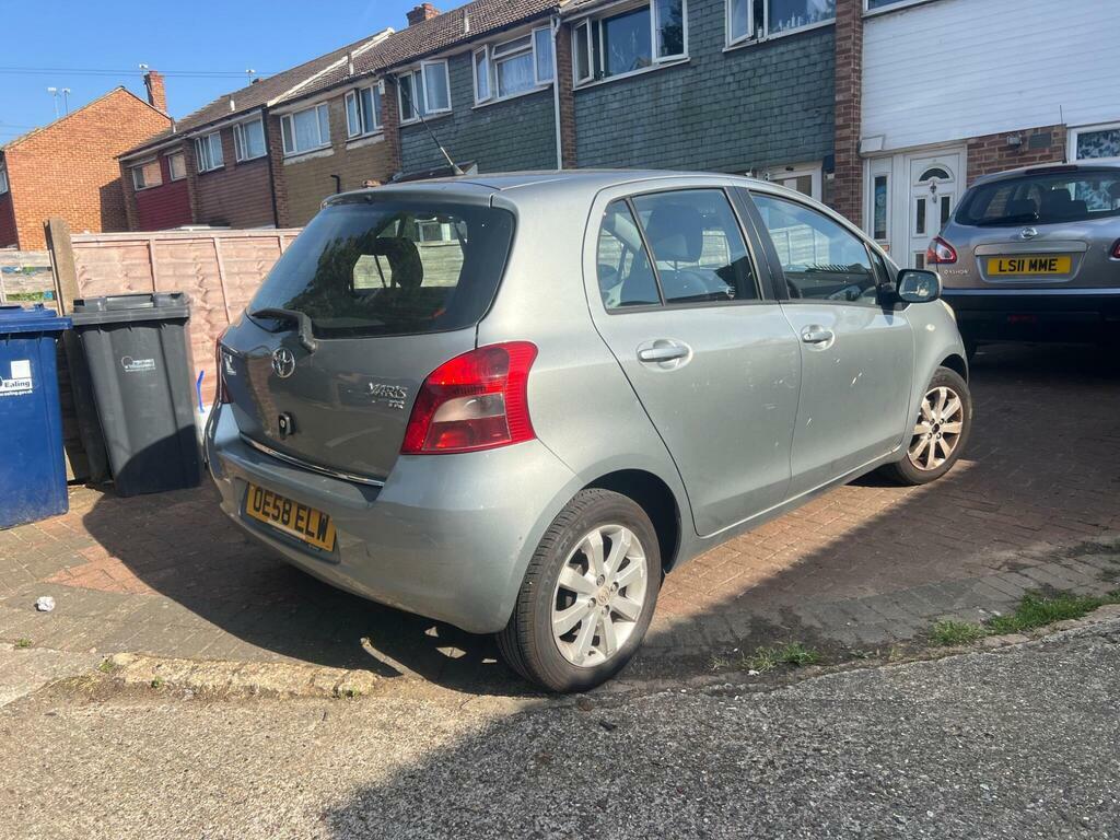 Toyota Yaris 1.3 Vvt-i Tr Silver
