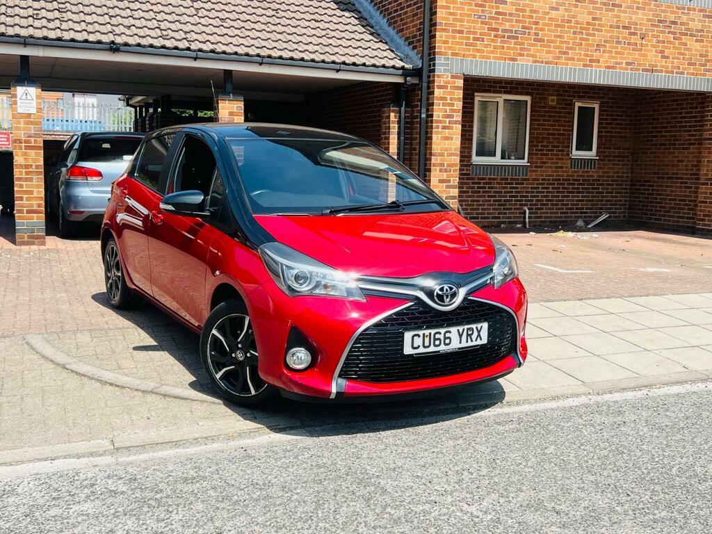 Toyota Yaris 1.33 Dual Vvt-i Design Euro 6 Red