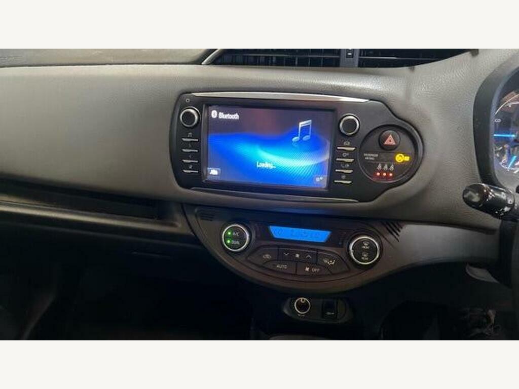 Toyota Yaris Hatchback Grey #9