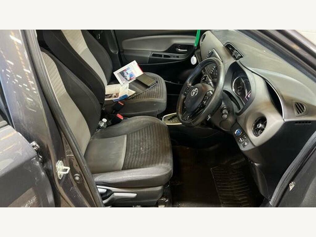 Toyota Yaris Hatchback Grey #7