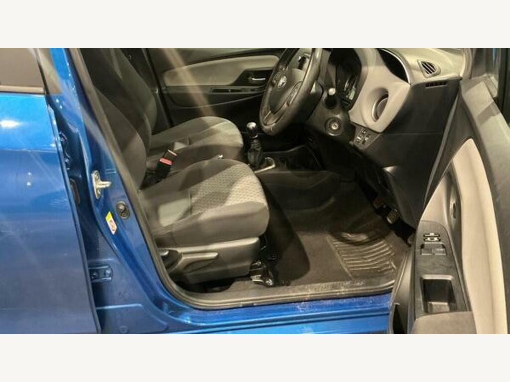 Toyota Yaris Hatchback Grey #10