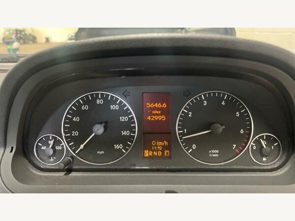 Mercedes-Benz A Class Hatchback 2.0 A160 Cdi Elegance Se 200909 Black #12